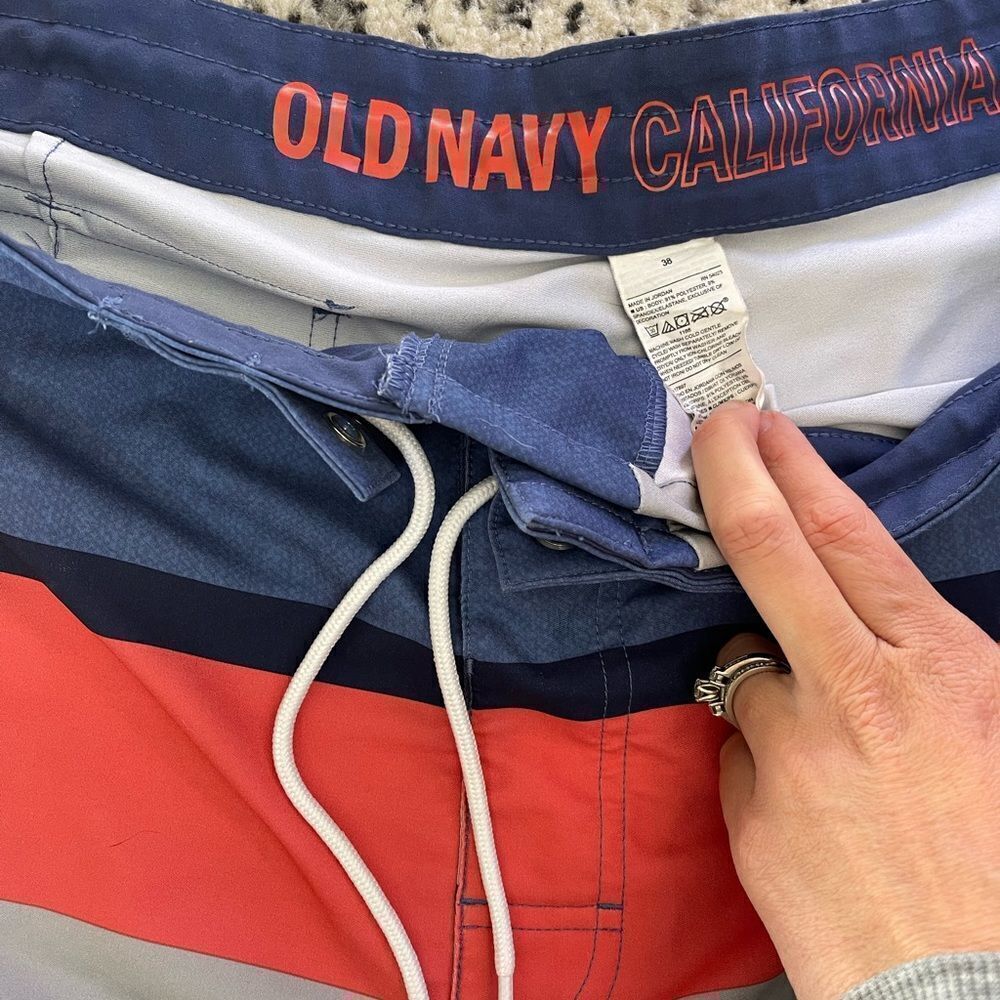 Mens Old Navy California Swim trunks 38 - Picture 3 of 3